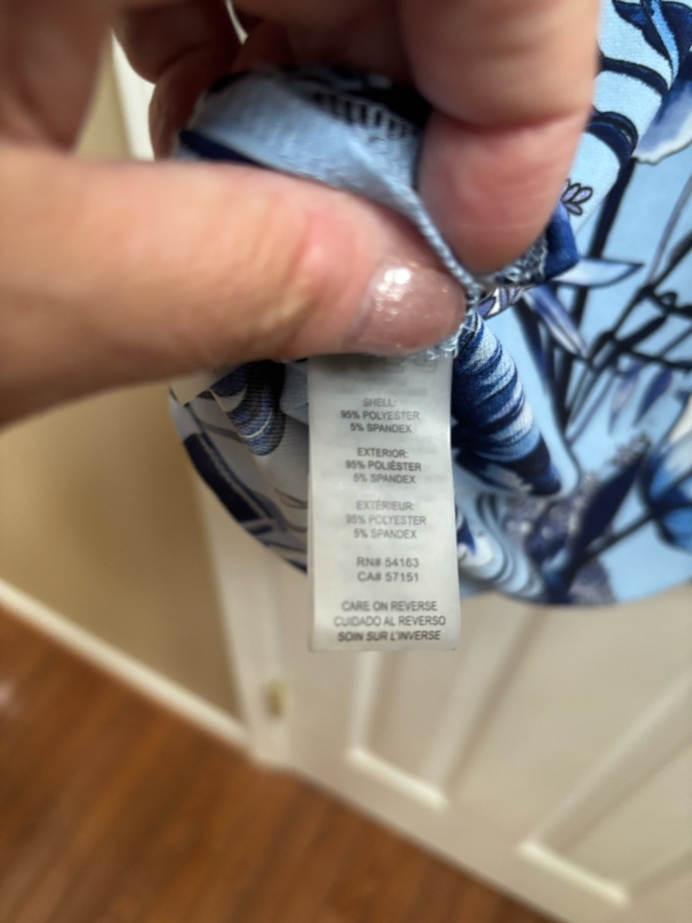 Karl Lagerfeld Woman’s Blue Floral Button-Front Blouse, Size Med, EUC - Picture 5 of 5